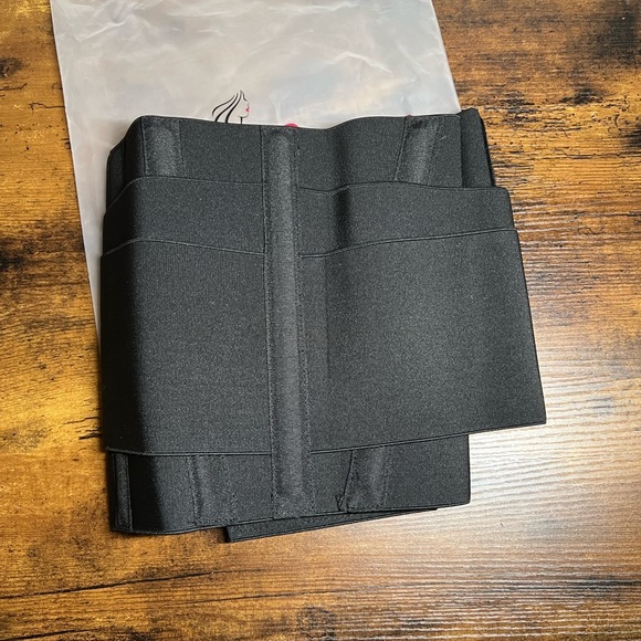 Cali Curves so snatched waist belt size small - Picture 6 of 6